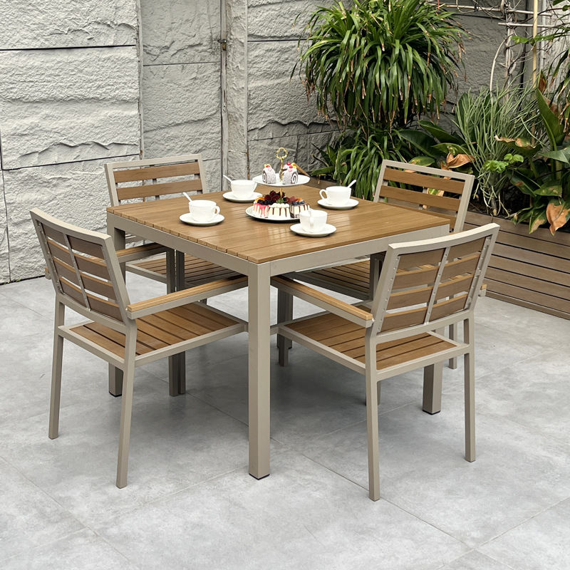 Kanpoko bizimodua gora egiten ari da - Lenatees-ek soka-sofa bilduma berria abiarazten du kanpoko esperientzia findu baterako