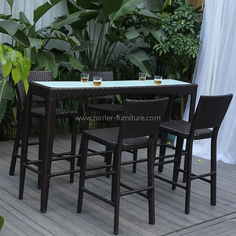 Nola aukeratu zure patiorako edo patiorako kanpoko barra multzo onena