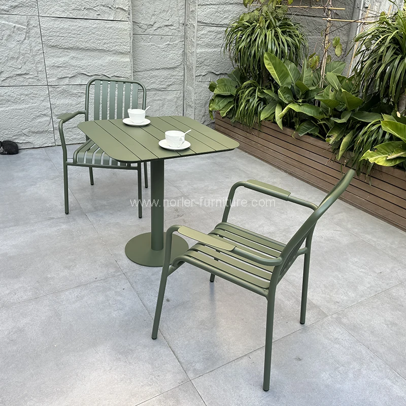 Kanpoko aluminiozko jantoki erraza