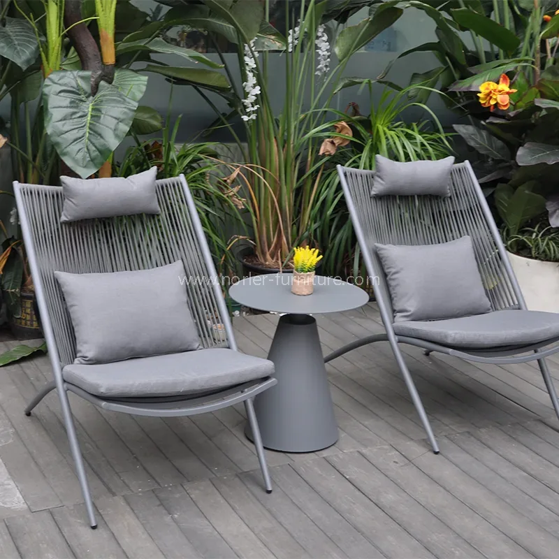 Kanpoko ehundutako balkoi sinplea