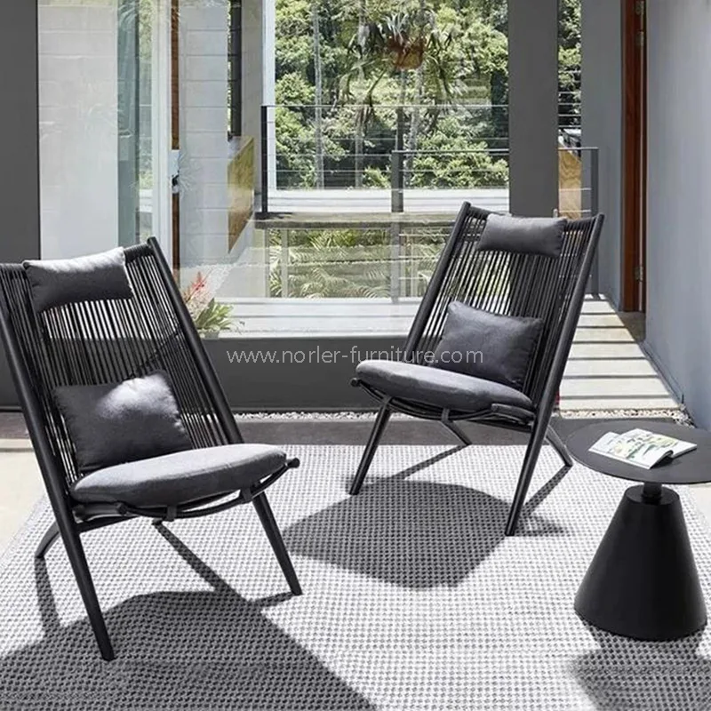 Kanpoko ehundutako balkoi sinplea