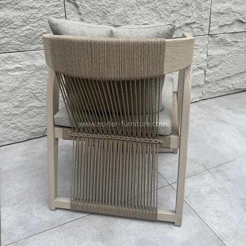 Kanpoko Kafetegiaren Mahai Balkoia