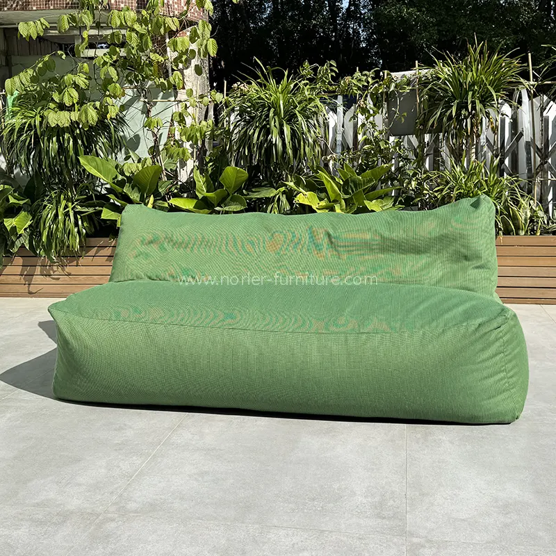 Kanpoko iragazgaitza Partikularen oin-oinetako sofa